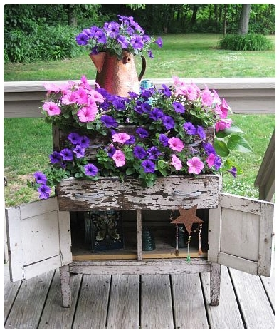 Illustration for article titled 20 Inspiring Flower Planters That Will Bring The Magic Into Your Garden